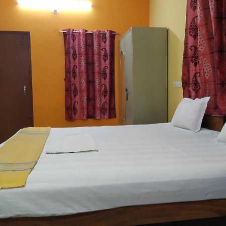 Bhalobasa Anandabas Hotel Bolpur Buitenkant foto